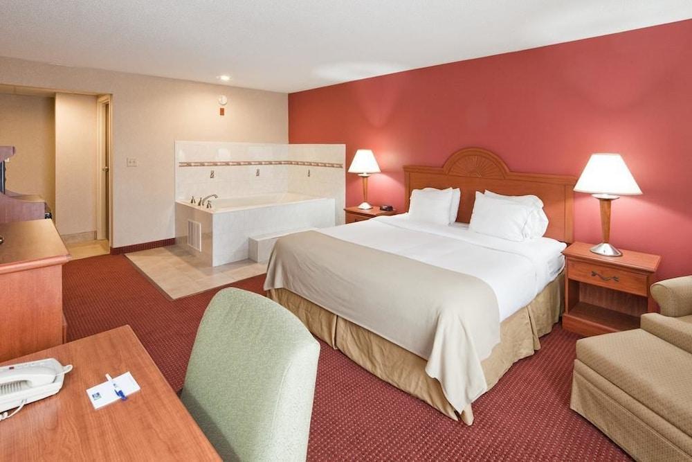 Holiday Inn Express Cincinnati-Lawrenceburg Exterior photo