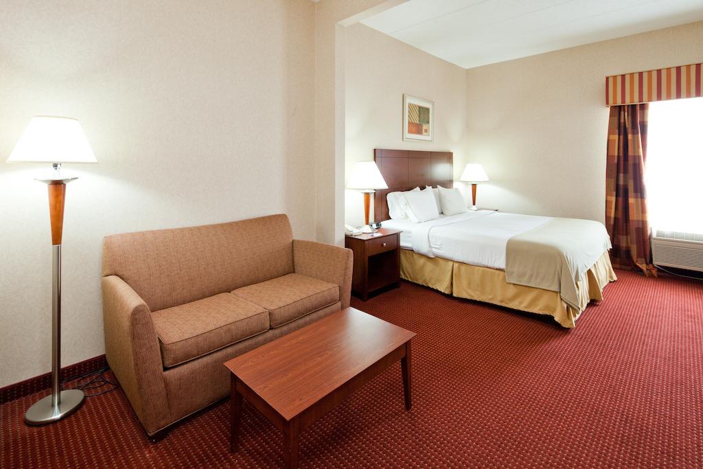 Holiday Inn Express Cincinnati-Lawrenceburg Exterior photo